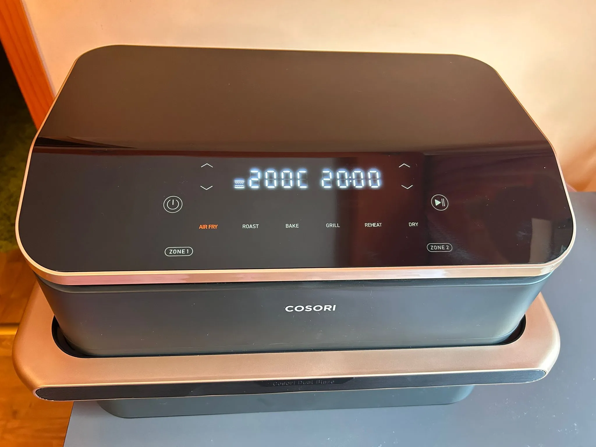 Recenzie friteuza cu aer cald Cosori Dual Blaze Twinfry Recenzie friteuza cu aer cald Cosori Dual Blaze Twinfry